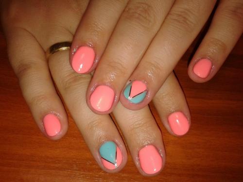 Цвет лака для коротких пальцев. Особенности маникюра на короткие ногти