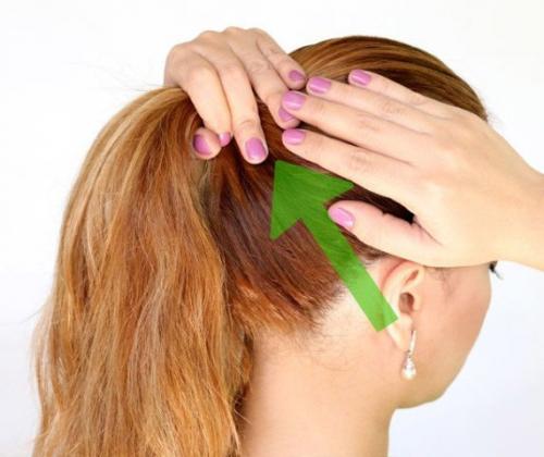 Как красиво заколоть волосы в пучок. Как сделать растрепанный пучок на голове?