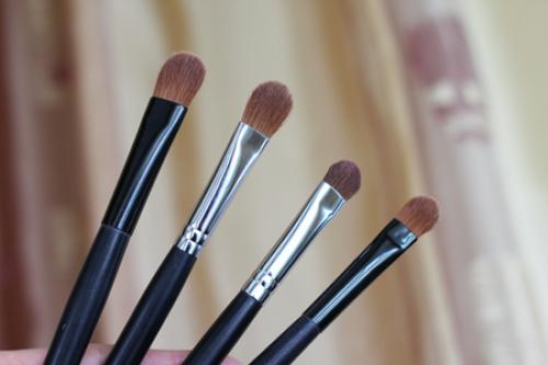 Макияж техника уголок. Принцип вертикальной техники нанесения теней 21 Макияж техника уголок. Принцип вертикальной техники нанесения теней 21