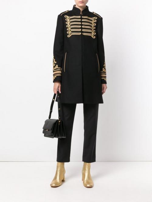 С чем носить длинное пальто 2019. Модные пальто с принтами 2019 2020 — фото