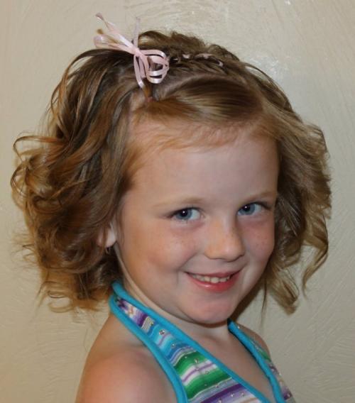 Гладкая прическа на короткие волосы. Прически на короткие волосы — лучшие идеи и советы по их реализации своими руками (85 фото)