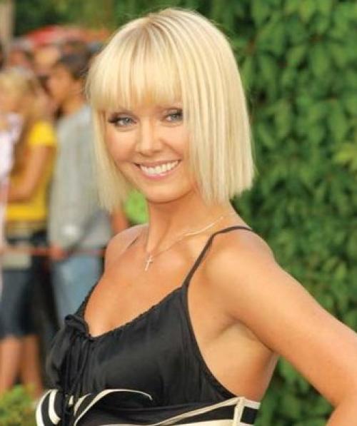 Короткие стрижки для вьющихся волос 2019. Модные прически средних кудрявых волос 2019 16