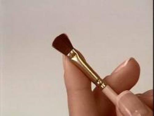 Какие преимущества имеет аппликатор для помады и блеска по сравнению с пальцами или губкой. 2014 - 02:09 , admin . 6223 0