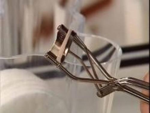 Какие преимущества имеет аппликатор для помады и блеска по сравнению с пальцами или губкой. 2014 - 02:09 , admin . 6223 0