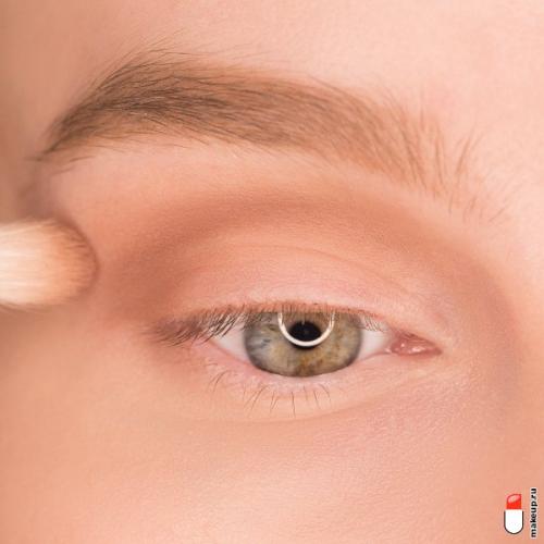 Как избежать слишком ярких цветов при макияже глаз. Всему научим: макияж глаз для начинающих