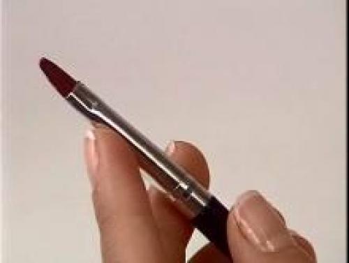 Какие преимущества имеет аппликатор для помады и блеска по сравнению с пальцами или губкой. 2014 - 02:09 , admin . 6223 0