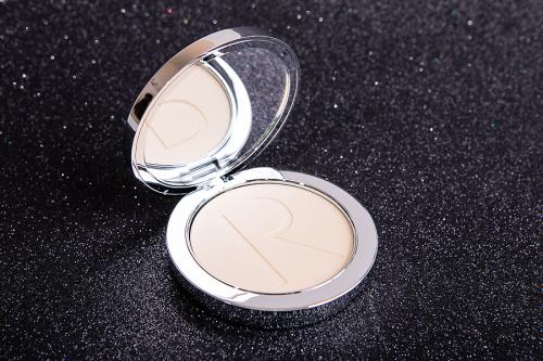 Пудра для лица блестящая. Как выбрать качественную пудру для лица? 24