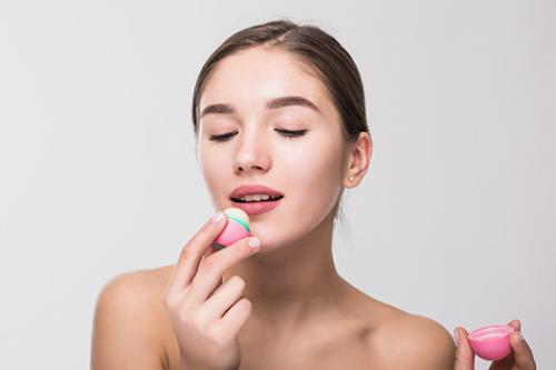 Что делать с сухими губами. Как ухаживать за губами? 02 Что делать с сухими губами. Как ухаживать за губами? 02