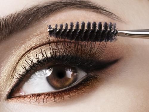 Зачем красить ресницы тушью. Как накрасить ресницы правильно