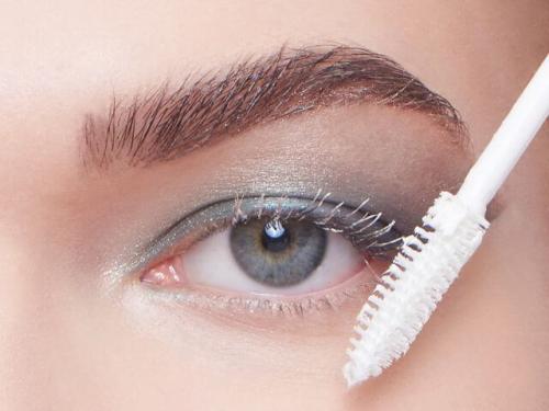 Как правильно красить ресницы тушью.. Окрашивание тушью нижних ресничек 26