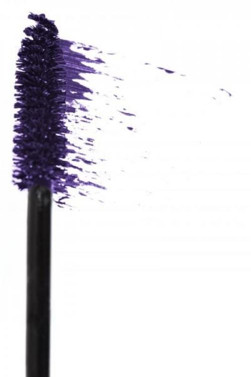 Кому подходит фиолетовая тушь. Яркий взгляд: фиолетовая тушь для ресниц