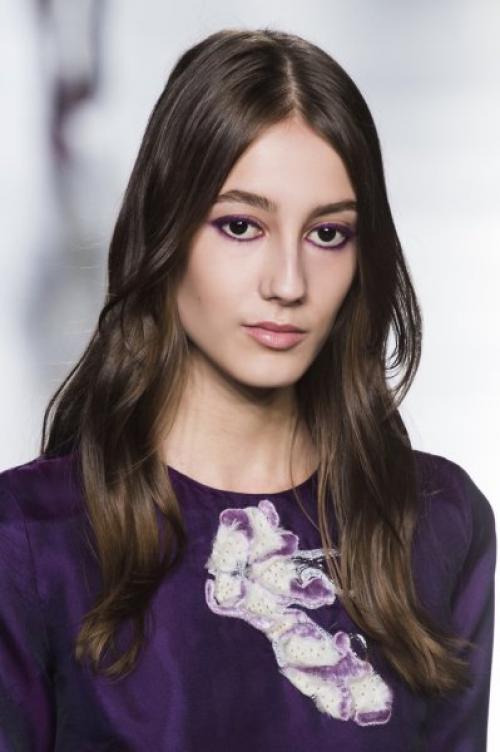 Кому подходит фиолетовая тушь. Яркий взгляд: фиолетовая тушь для ресниц