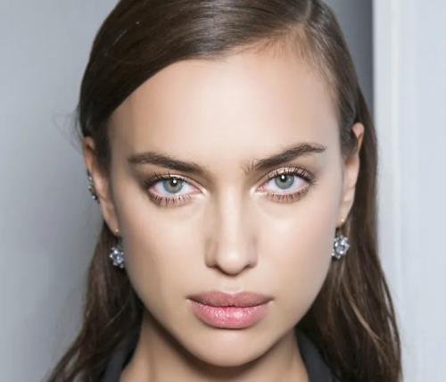 Как сделать слипшиеся ресницы. Трендовый эффект «паучьих лапок» на ресницах: как его достичь 16