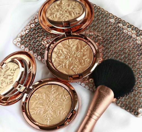 Какой цвет хайлайтера выбрать для светлой кожи. Как подобрать идеальный цвет хайлайтера