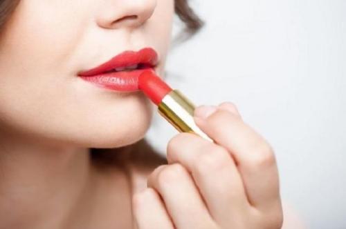 Как сделать помаду в домашних условиях. Лучшие рецепты для приготовления помады своими руками 12 Как сделать помаду в домашних условиях. Лучшие рецепты для приготовления помады своими руками 12