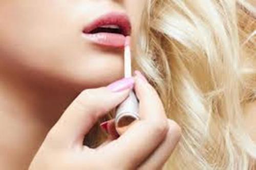 Как сделать помаду в домашних условиях. Лучшие рецепты для приготовления помады своими руками 02 Как сделать помаду в домашних условиях. Лучшие рецепты для приготовления помады своими руками 02