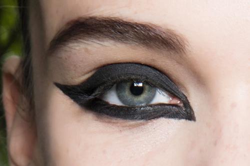 Какие ошибки в макияже мужчины замечают чаще всего. Ошибки в макияже глаз, которые замечают мужчины