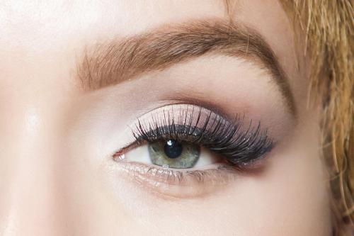 Какие ошибки в макияже мужчины замечают чаще всего. Ошибки в макияже глаз, которые замечают мужчины