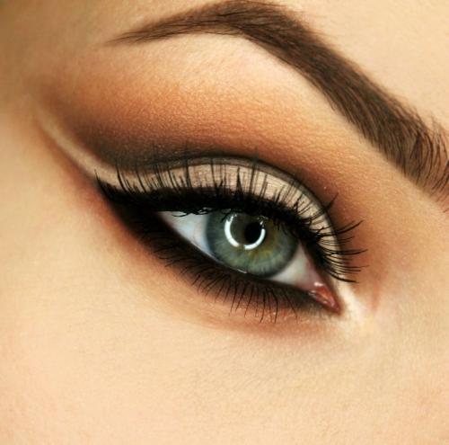 Розово-серый макияж Смоки айс шаг за шагом. Макияж Смоки Айс: подробное описание техники нанесения и видео мастер-класс создания эффекта дымки от профессионалов