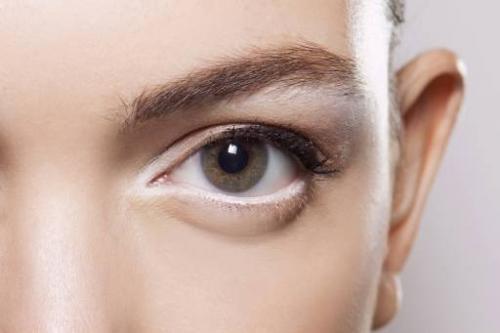 Смоки айс для маленьких глаз. Расширить границы: советы по макияжу для маленьких глаз