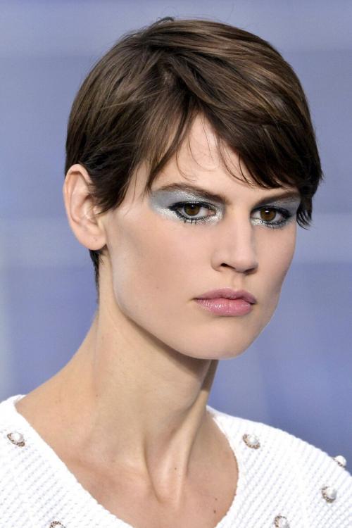 Как создать эффектный вечерний макияж для карих глаз. Вечерний макияж для карих глаз: 5 идей