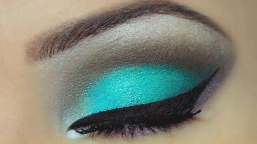 Первое впечатление: Как макияж влияет на восприятие женщины мужчиной 22 Первое впечатление: Как макияж влияет на восприятие женщины мужчиной 22