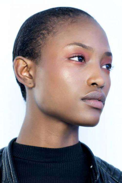 Как выбрать идеальные тени для карих глаз. Как выбрать тени для карих глаз?