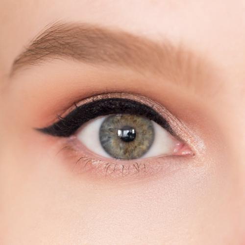 Как правильно наносить подводку, чтобы сделать глаза более выразительными и современными. Как правильно подводить глаза карандашом?