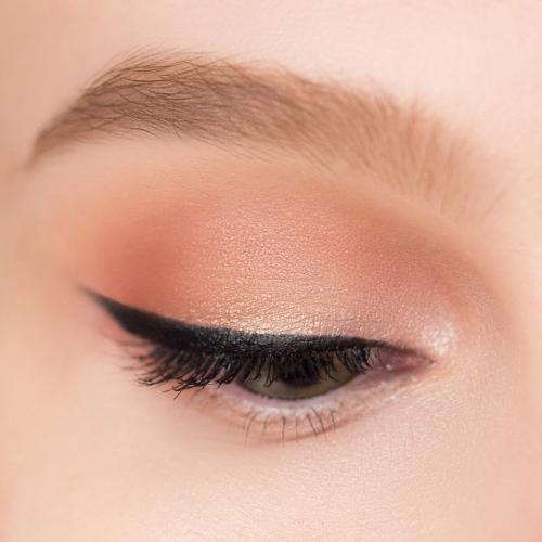 Как правильно наносить подводку для глаз, чтобы подчеркнуть их форму. Как правильно подводить глаза карандашом?