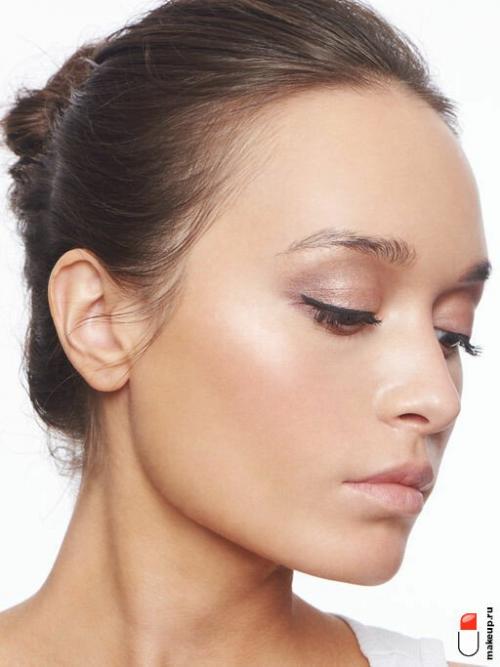 Как избежать слишком темного или тяжелого вида при нанесении вечернего макияжа на карие глаза. Макияж для смуглых девушек с карими глазами