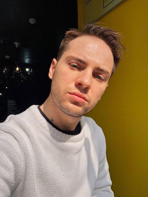 Как правильно наносить контур для глаз, чтобы выделить их карий цвет. Александр Орлюк, бровист-визажист сети салонов Keep Looking