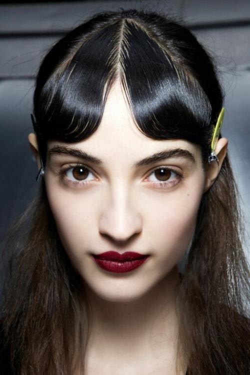 Какие цвета помады или блеска для губ лучше всего сочетаются с макияжем для карих глаз. Какая помада подходит брюнеткам с карими глазами?