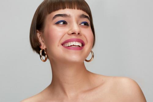 Как сочетать карандашную технику с другими продуктами для более драматического эффекта. Как сочетать карандаши для глаз OK Beauty с помадами и тинтами