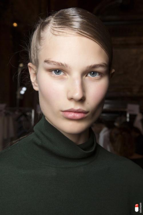 Как с помощью макияжа можно сделать глаза глубокими. 10 правил макияжа для глубоко посаженных глаз