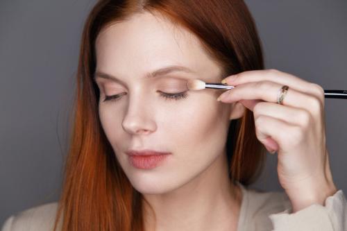 Как правильно наносить тушь для ресниц, чтобы глаза выглядели выразительнее. Всему научим: макияж глаз для начинающих