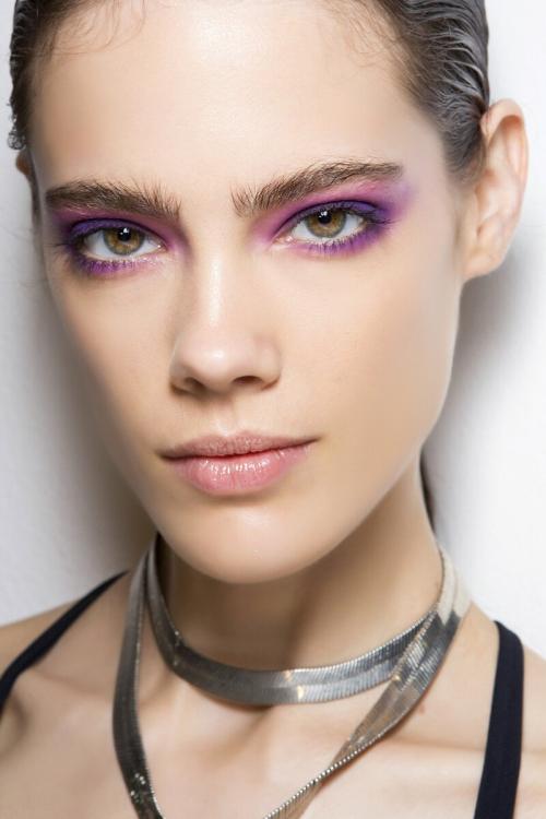 Можно ли использовать яркие цвета для макияжа карих глаз. Яркий макияж для карих глаз