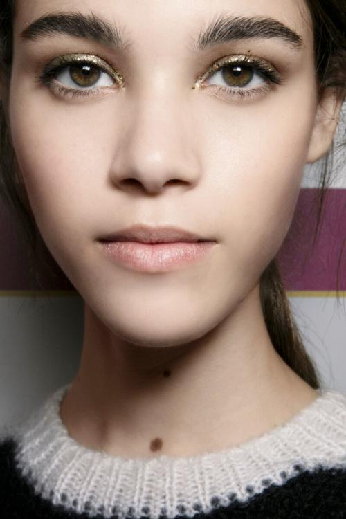 Какие идеи повседневного макияжа для карих глаз. Лучшие идеи повседневного макияжа для карих глаз