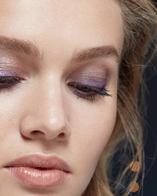 Какие основные принципы делового макияжа для карих глаз. Всему научим: макияж глаз для начинающих