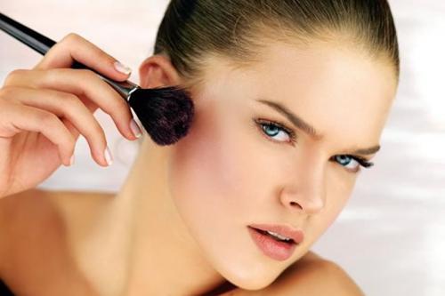 Как нанести румяна, чтобы лицо казалось худее. Как правильно наносить румяна, чтобы лицо казалось худее