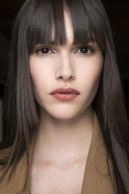 Какой стиль макияжа подходит для карих глаз на вечернее мероприятие. Вечерний макияж для карих глаз: 5 идей