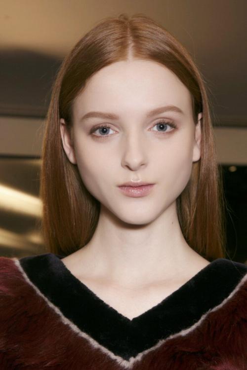 Какие цвета теней лучше всего подходят для карих глаз и рыжих волос. Макияж для рыжих девушек: правила, советы, идеи