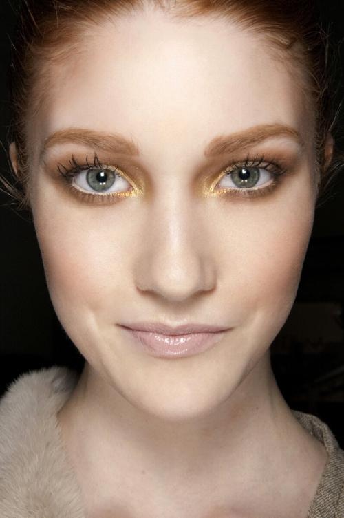 Какие цвета теней лучше всего подходят для карих глаз и рыжих волос. Макияж для рыжих девушек: правила, советы, идеи