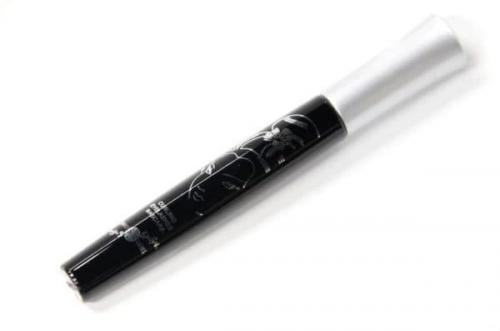 Как смывать тушь с нарощенных ресниц. Особенности создания стрелок