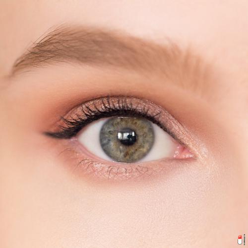 Как правильно наносить подводку для глаз, чтобы подчеркнуть их форму. Как правильно подводить глаза карандашом?