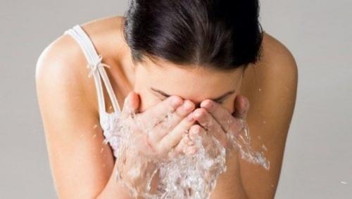 Намокли нарощенные ресницы. Сколько нельзя мочить ресницы после наращивания?