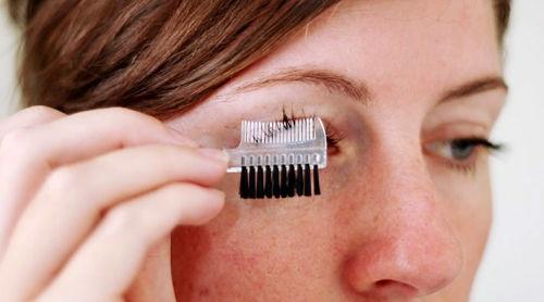 Зачем нужна щеточка для наращивания ресниц. Инструкция, как правильно расчесывать нарощенные ресницы