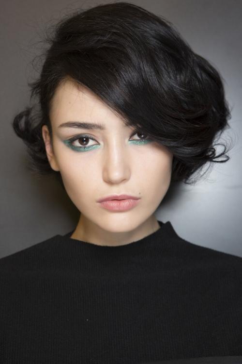 Какие техники нанесения eyeliner подходят для карих глаз. Как выбрать цветную подводку для карих глаз? Советы и средства