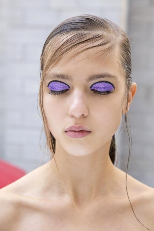 Какие техники нанесения eyeliner подходят для карих глаз. Как выбрать цветную подводку для карих глаз? Советы и средства