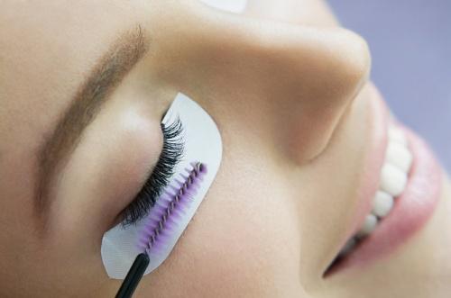 Намокли нарощенные ресницы. Сколько нельзя мочить ресницы после наращивания?