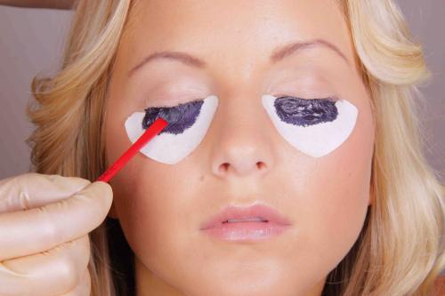 Можно ли красить нарощенные ресницы. Особенности создания стрелок 10